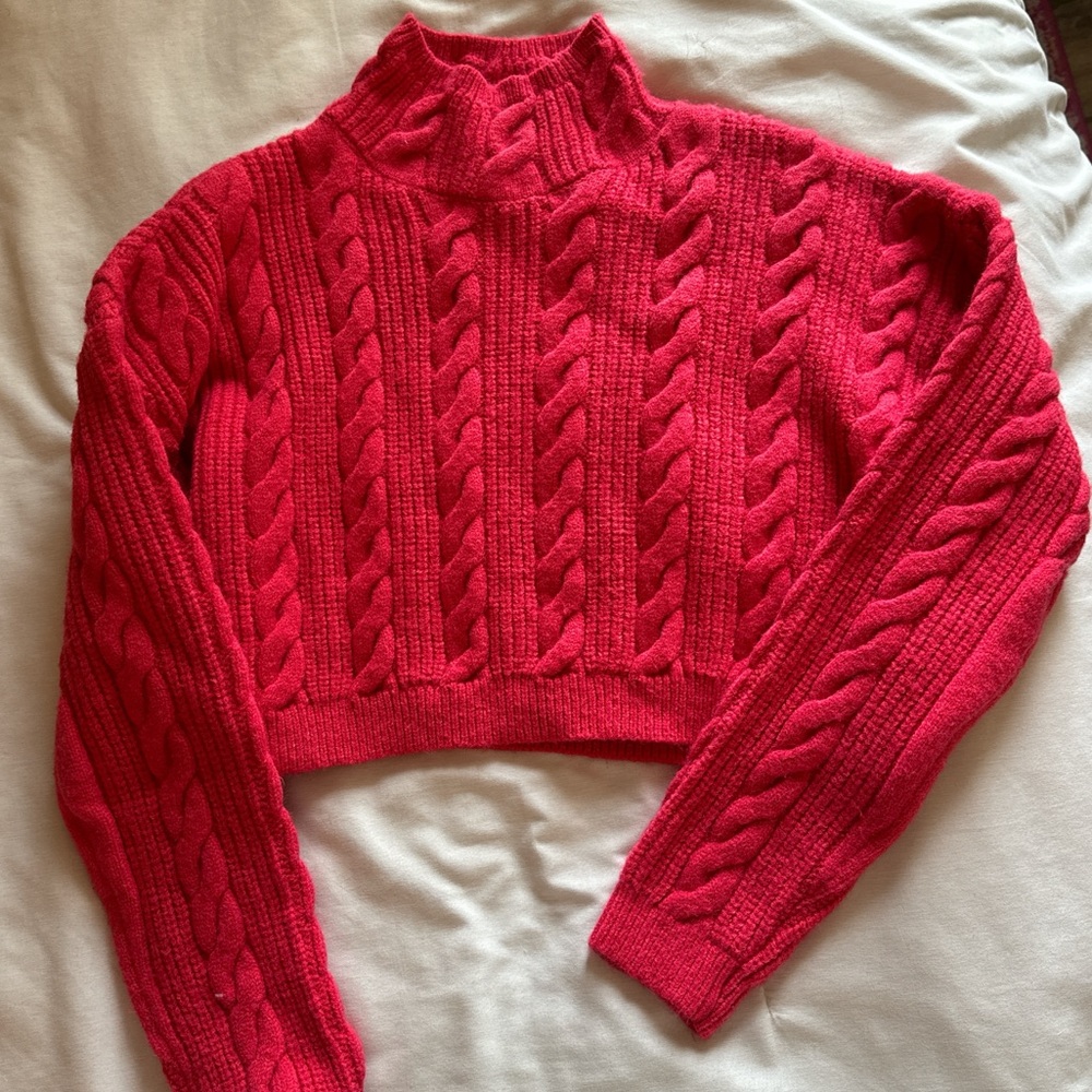 Red sweater crop top with a slight turtle neck size small